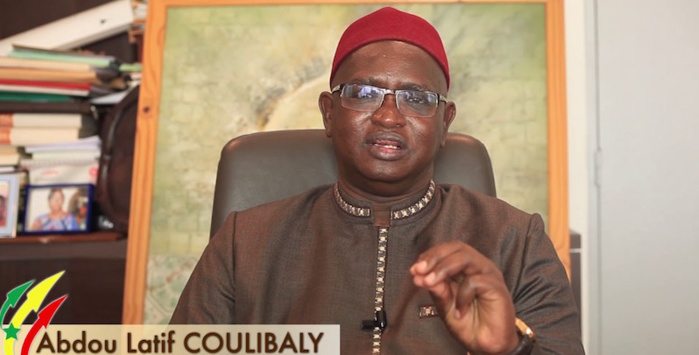 Abdou Latif Coulibaly : « le code de 1992 n’a été consensuel qu’en 2000, après la victoire de Wade »
