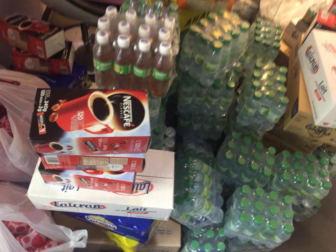 4000 "kits Ndogou" : Me Nafissatou DIOP CISSE gâte les étudiants .. 4000 "kits Ndogou" : Me Nafissatou DIOP CISSE gâte les étudiants ..