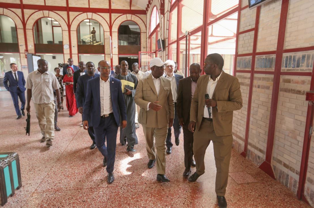 PHOTOS - TER: Visite de chantiers du Président Macky SALL PHOTOS - TER: Visite de chantiers du Président Macky SALL