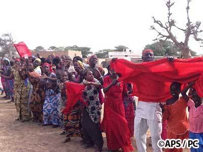 Fatick: Cheikh Oumar HANNE accueilli avec des brassards rouges
