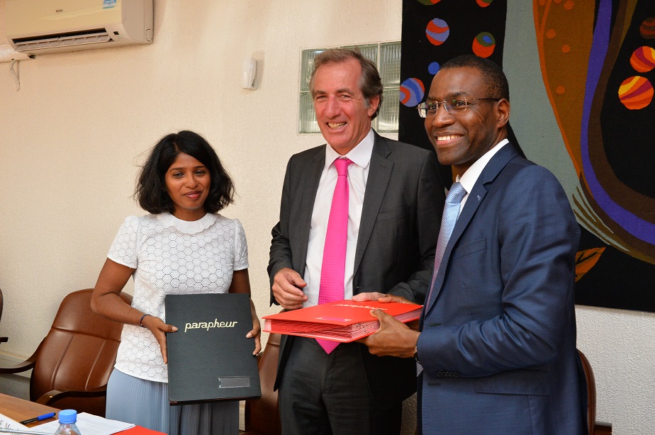 PHOTOS + DISCOURS : Cérémonie de signature de l'accord de financement du PADES, Etat du Sénégal / AFD