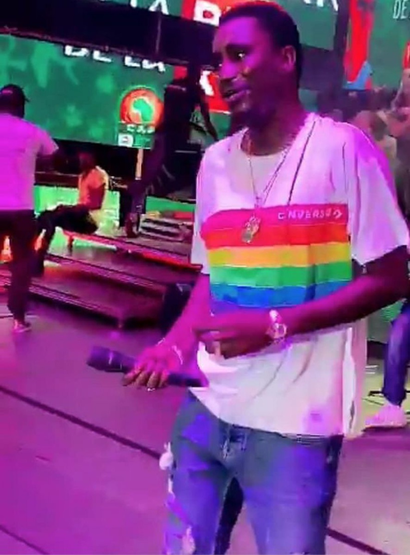Tee-Shirt LGBT : Waly Seck félicité par des homosexuels