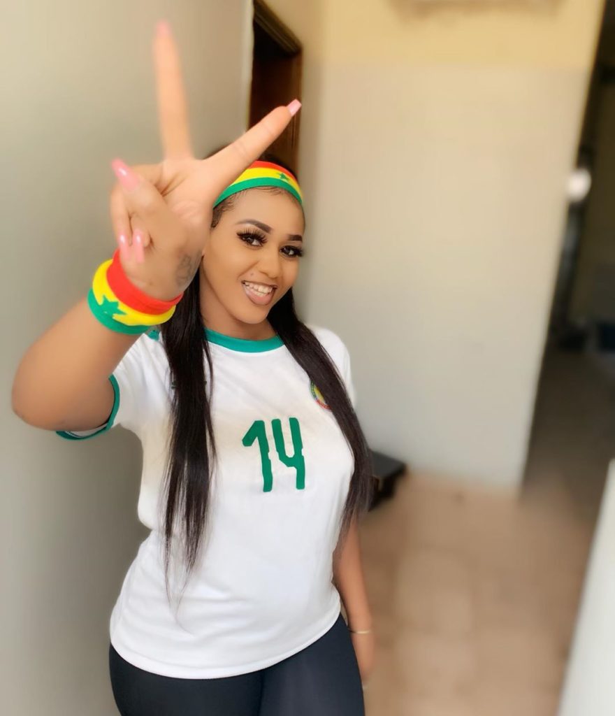 PHOTOS - Supportrice des « Lions », Leina affole la toile