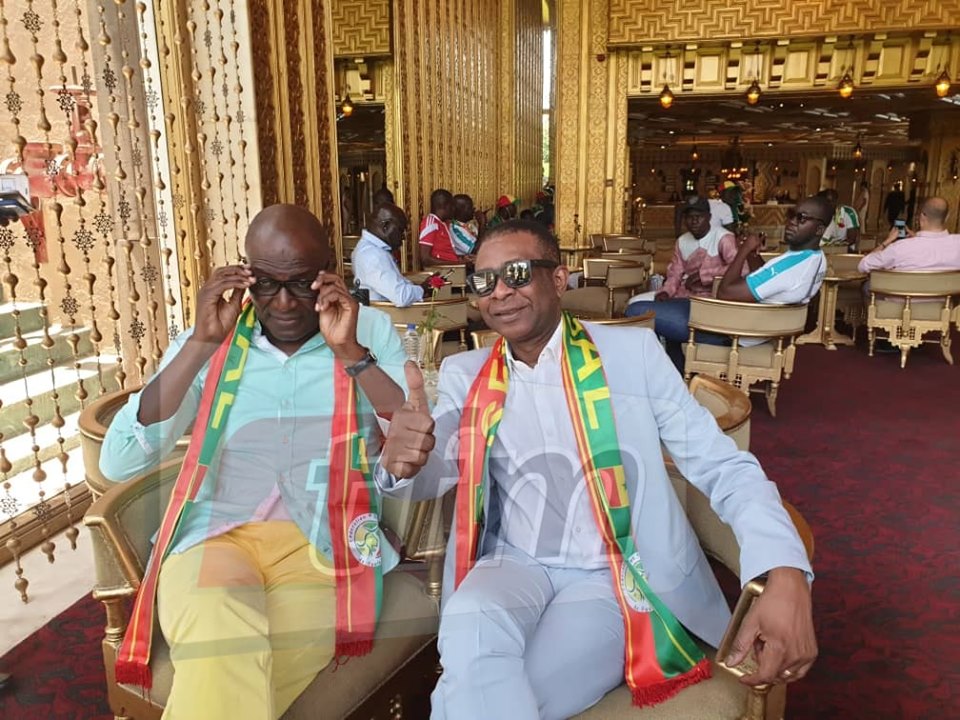 PHOTOS - Youssou Ndour et le milliardaire Babacar Ngom au Caire pour supporter les "Lions"