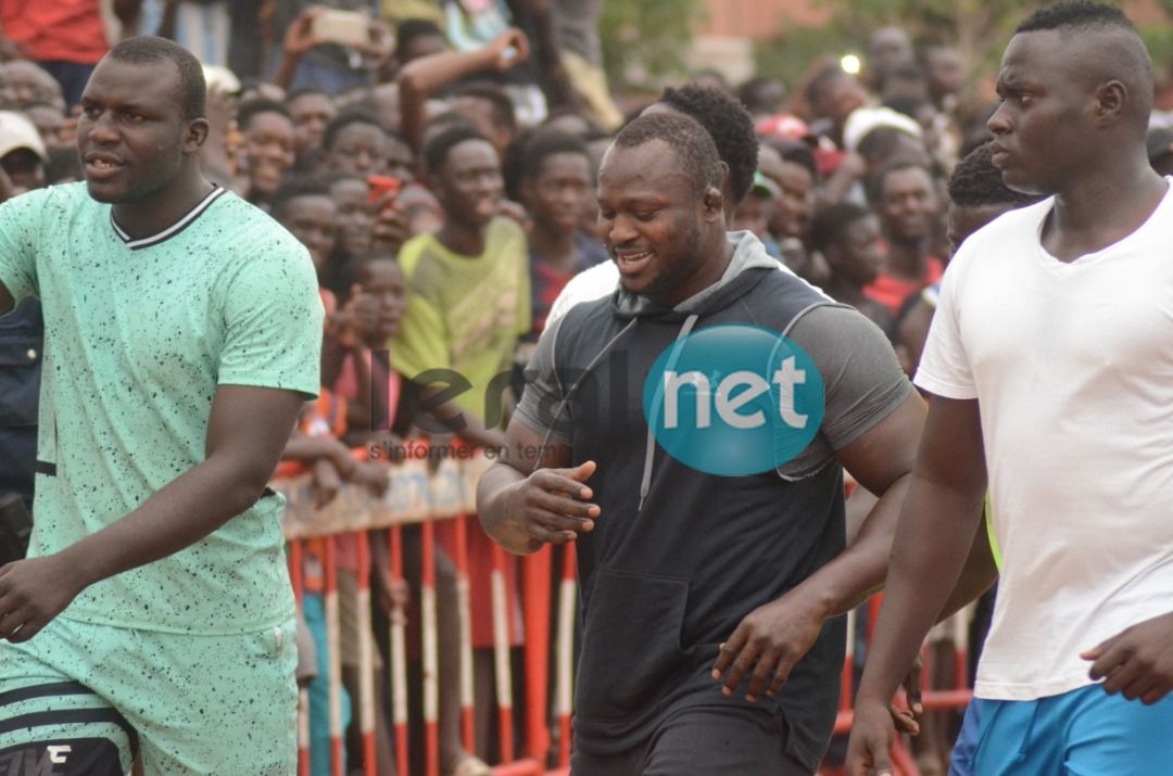 10 Photos - Open Press: Modou Lô en furie, démontre sa force