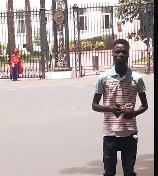 Cet homme marche de Tamba à Dakar pendant 17 jours, pour rencontrer Macky Sall ! (photos)