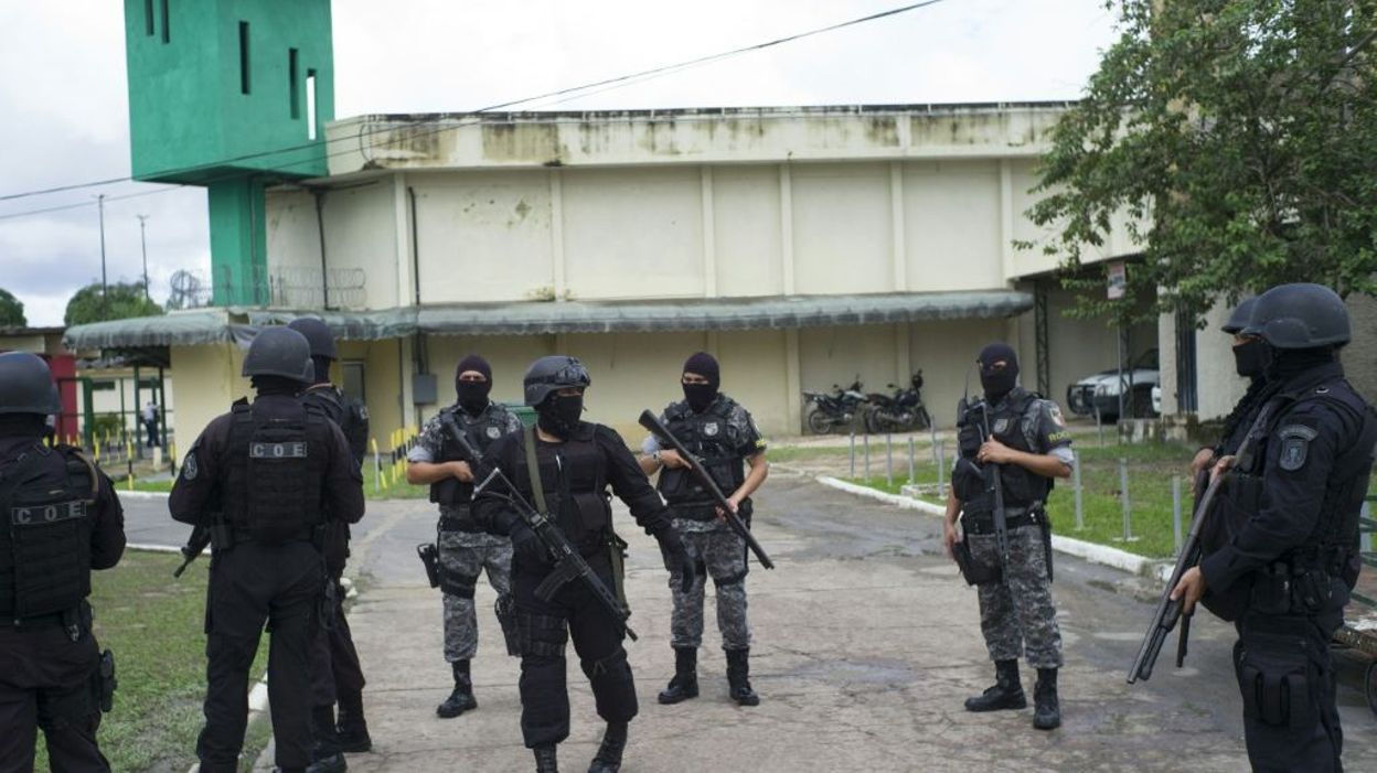 Brésil: Une mutinerie dans une prison fait au moins 52 morts