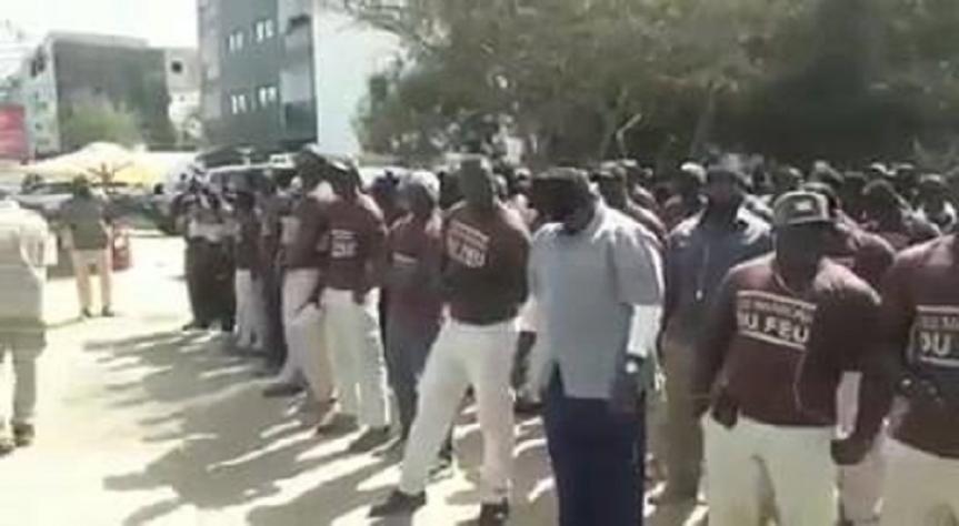 Protestation: Les « marrons du feu » assiègent le domicile du Président de la République, Macky Sall