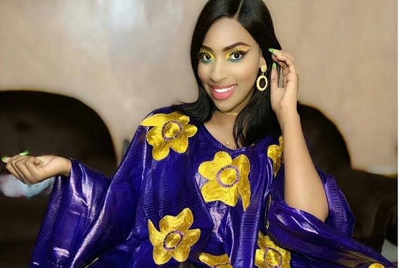 PHOTOS - Ce "sagnsé" d' Oumy actrice vedette de la série « Golden » va vous couper le souffle