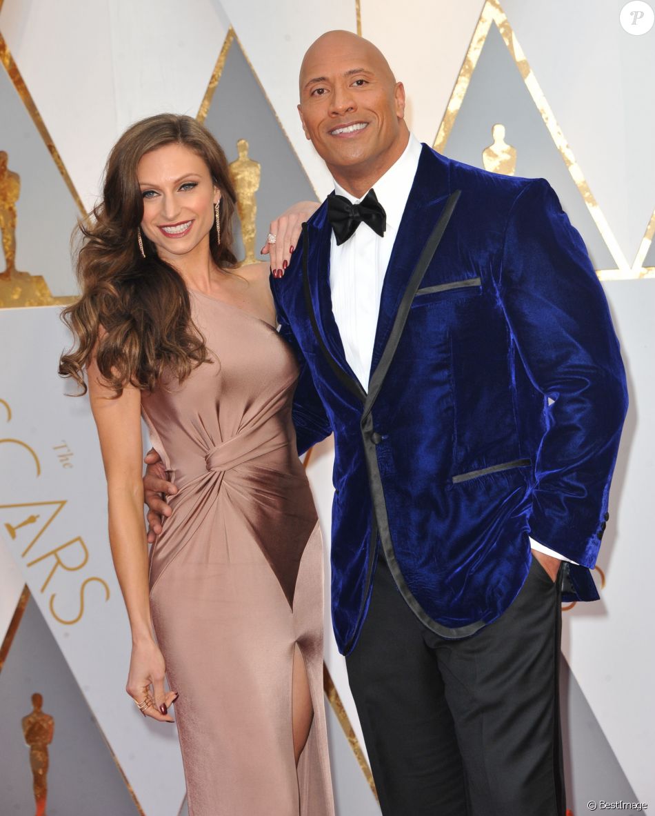 PHOTOS - Dwayne "The Rock" Johnson : Mariage surprise avec Lauren Hashian !