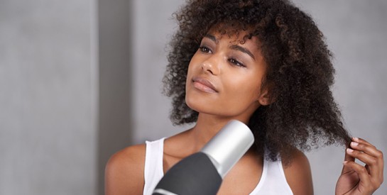 Cheveux: Attention au fer à lissez et autres appareils chauffants