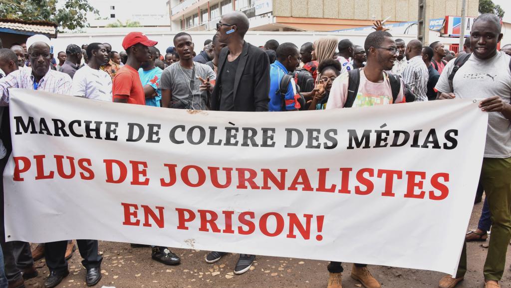 Guinée: l'interpellation d'un journaliste a rouvert le débat sur la dépénalisation des délits de presse