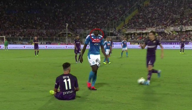 Naples Vs Fiorentina : Kalidou Koulibaly accusé d’avoir craché sur son adversaire, Riccardo Sottil