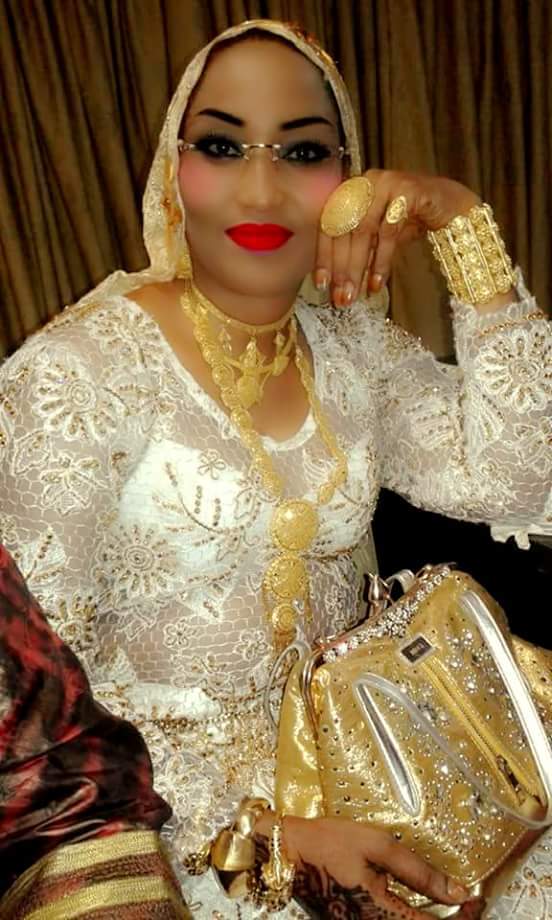 VIDEO + PHOTOS - Askia Touré et sa femme étalent leur l'or