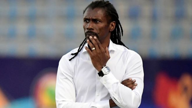 Équipe nationale : Augustin Senghor et Abdoulaye Sow Aliou se regardent en chien de faïence