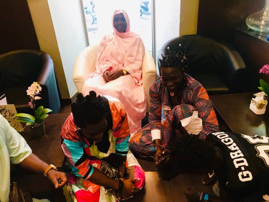 PHOTOS - Sokhna Maï Lahad Mbacké Bintou Cheikh Abdou Karim en tournée en Europe PHOTOS - Sokhna Maï Lahad Mbacké Bintou Cheikh Abdou Karim en tournée en Europe