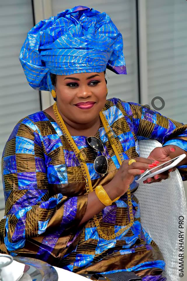 PHOTOS - Fatou Bao offre une voiture de "zéro kilomètre" à sa fille en pleine réception à Alkimia !