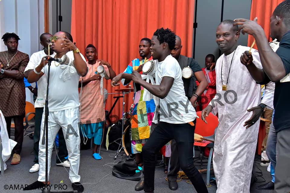 PHOTOS - Fatou Bao offre une voiture de "zéro kilomètre" à sa fille en pleine réception à Alkimia !