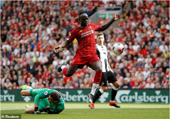 Liverpool-Newcastle: Sadio Mané inscrit un doublé