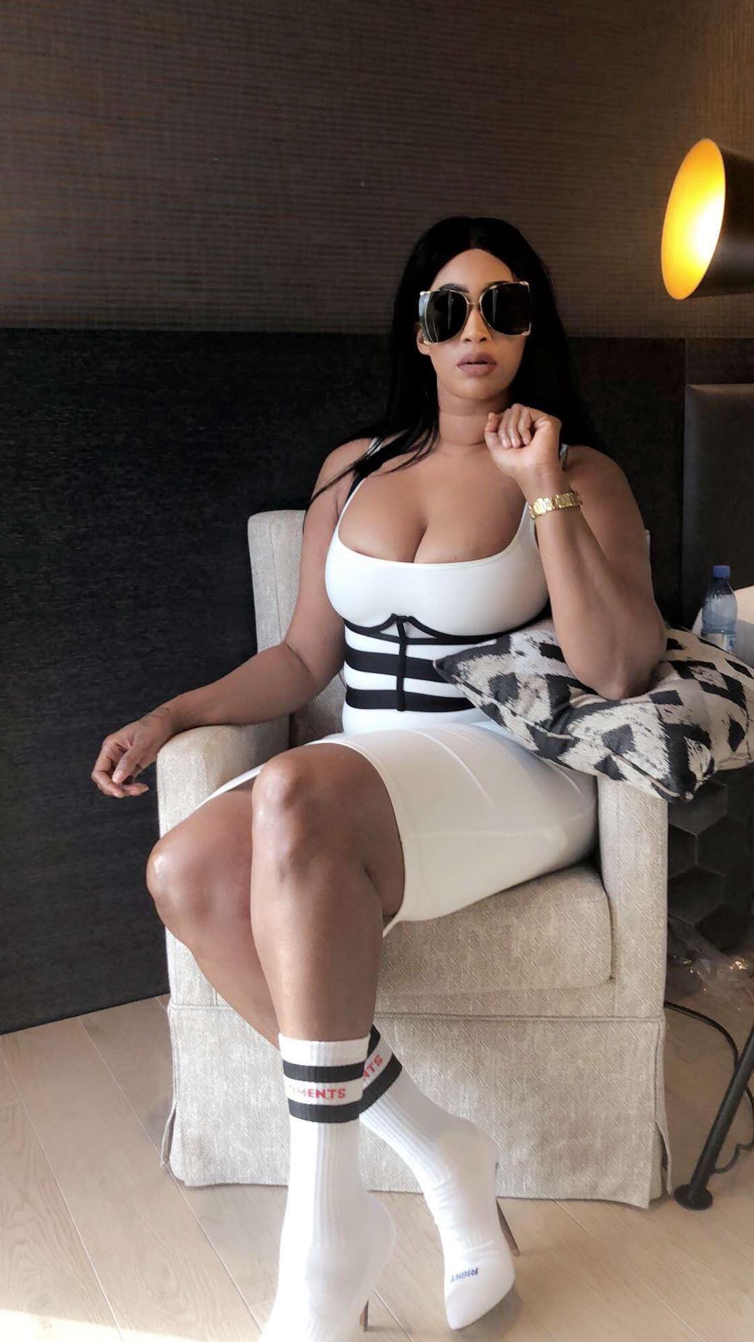 PHOTOS: Diaba Sora, la Kim Kardashian du Mali expose ses belles rondeurs