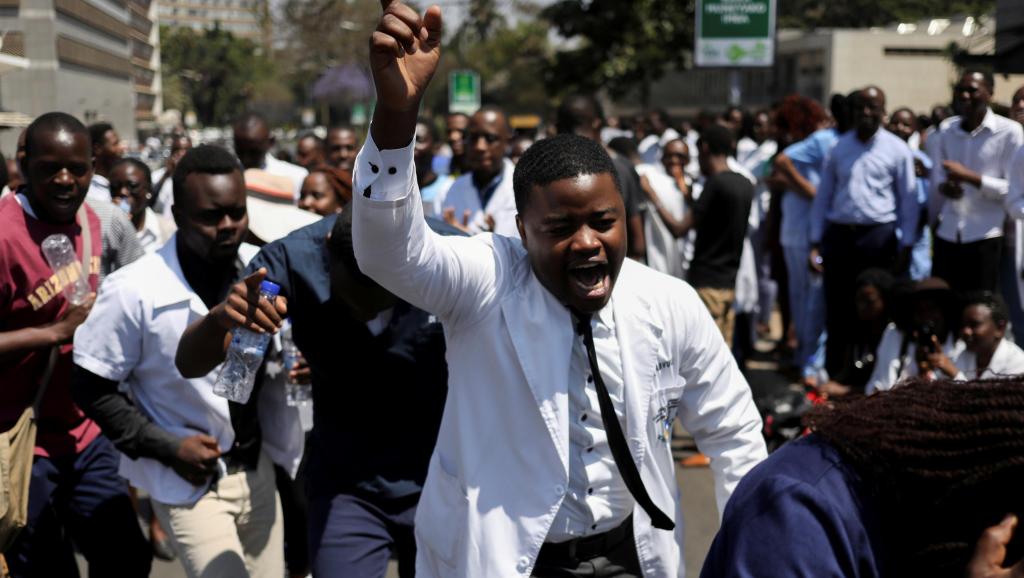 Zimbabwe: Des médecins manifestent après la disparition de l'un des leurs 