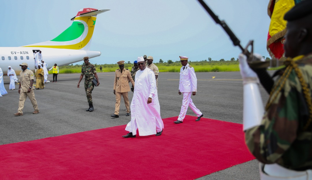 PHOTOS-Visite du Président Macky Sall chez le Khalife de Médina Gounass