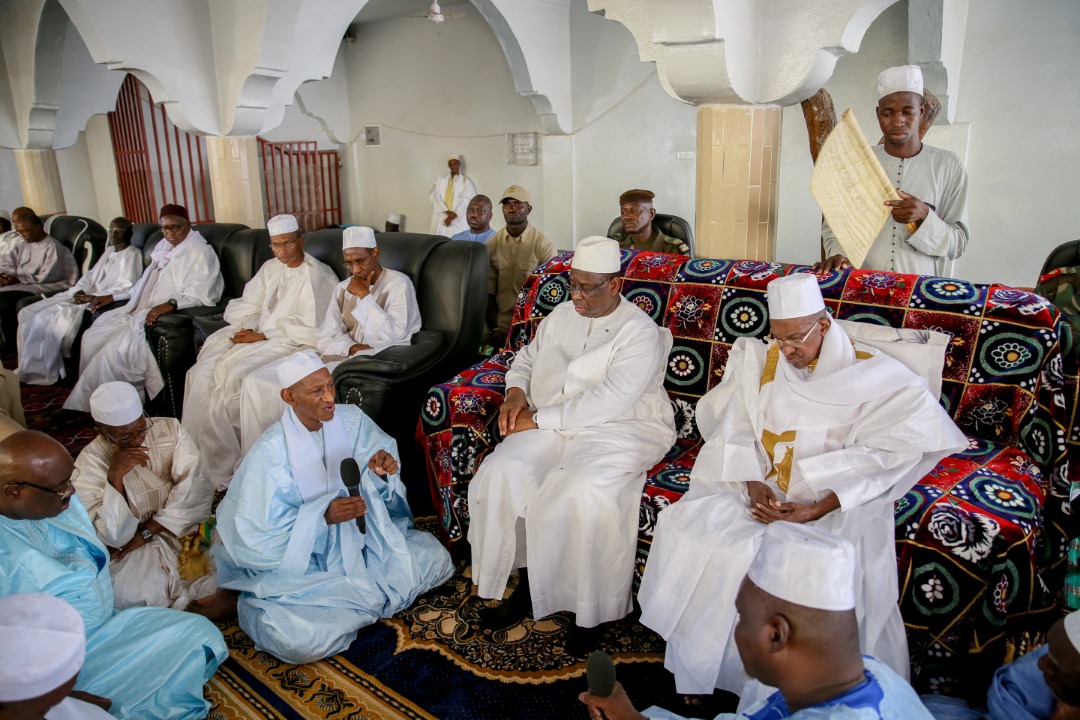 PHOTOS-Visite du Président Macky Sall chez le Khalife de Médina Gounass