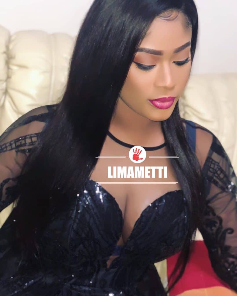 PHOTOS– Fanta Samira Alias «Anna», celle qui domptait l’ex ministre de Macky se dévoile PHOTOS– Fanta Samira Alias «Anna», celle qui domptait l’ex ministre de Macky se dévoile