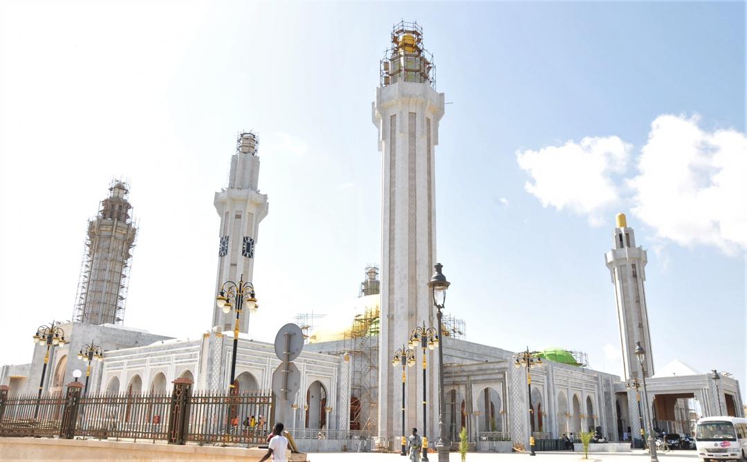 PHOTOS - Massalikoul Djinaan: Mouhamadou Makhtar Cissé et Pape Demba Bitèye contemplent le joyau, avant l'inauguration PHOTOS - Massalikoul Djinaan: Mouhamadou Makhtar Cissé et Pape Demba Bitèye contemplent le joyau, avant l'inauguration