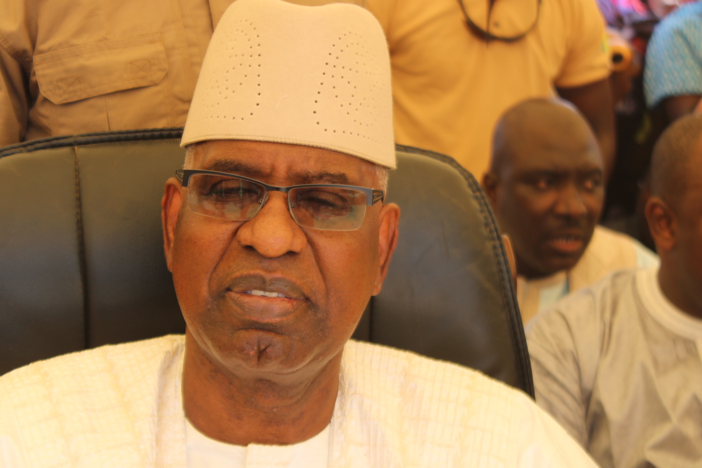 INONDATIONS : Me Malick Sall au chevet des populations du Fouta INONDATIONS : Me Malick Sall au chevet des populations du Fouta