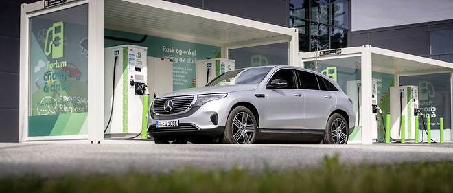 Mercedes condamnée à payer 870 millions d'amende pour des moteurs truqués