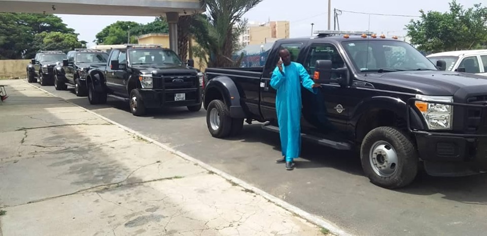 PHOTOS-L’incroyable parc automobile de Me Abdoulaye Wade