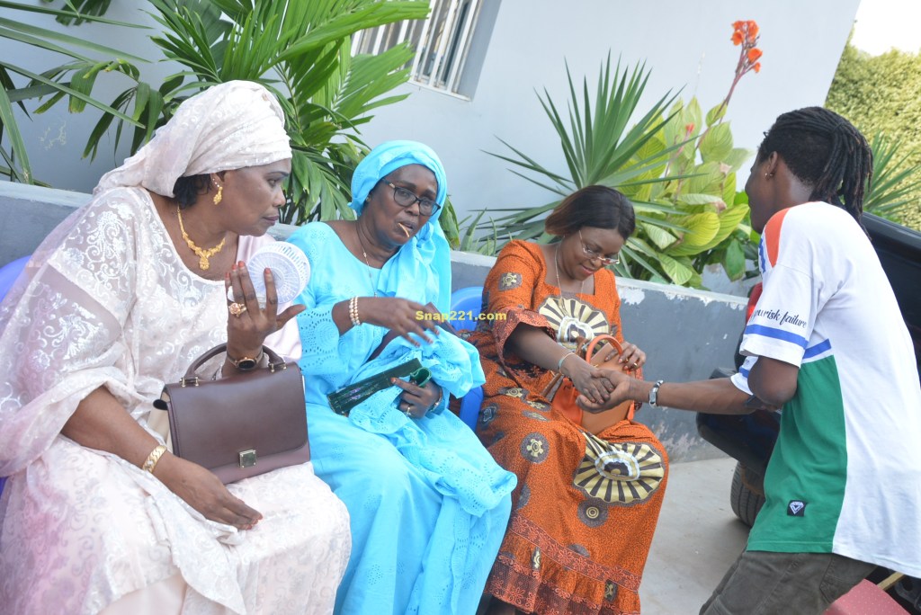 Voici les images inédites  de Marième Faye Sall au mariage de Yama Diallo Bèye, fille de Ismael Diallo