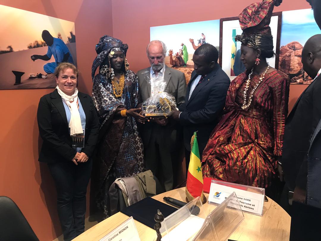 PHOTOS+VIDEO- Signature de protocole d'accord entre le Gouvernement du Sénégal et le syndicat des Entreprises du Tour Operating (SETO) PHOTOS+VIDEO- Signature de protocole d'accord entre le Gouvernement du Sénégal et le syndicat des Entreprises du Tour Operating (SETO)