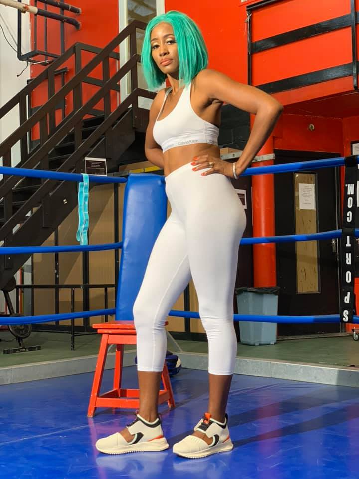PHOTOS - Queen Biz plus hot que jamais en salle de sport
