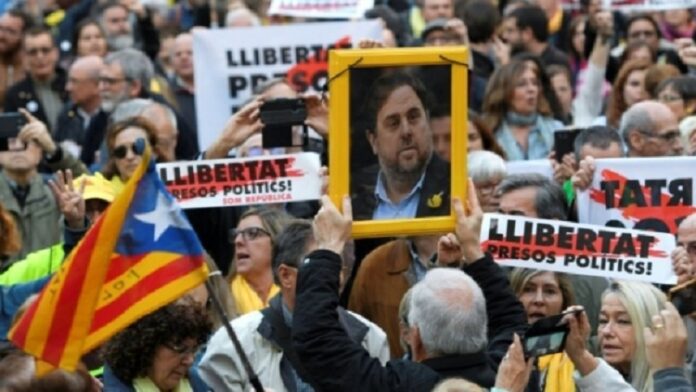 Espagne: Lourde peine pour les indépendantistes catalans