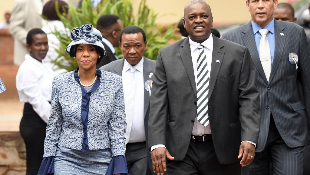 Au Botswana, le président sortant Mokgweetsi Masisi remporte les élections