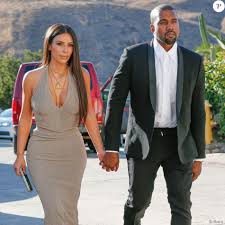 Sur le tapis rouge, Kim et Kanye, plus complices que jamais.