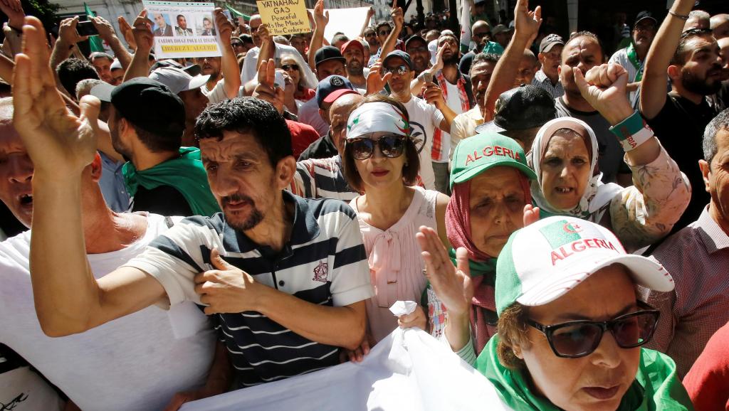Présidentielle en Algérie: 22 candidats officiellement déclarés dont Ali Benflis