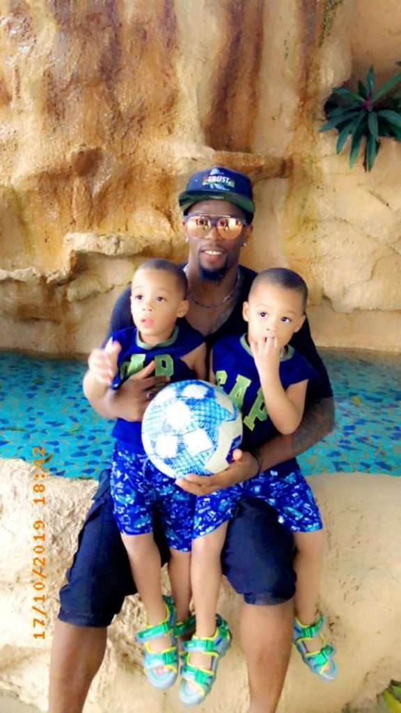 PHOTOS - La vie de Henry Camara en famille
