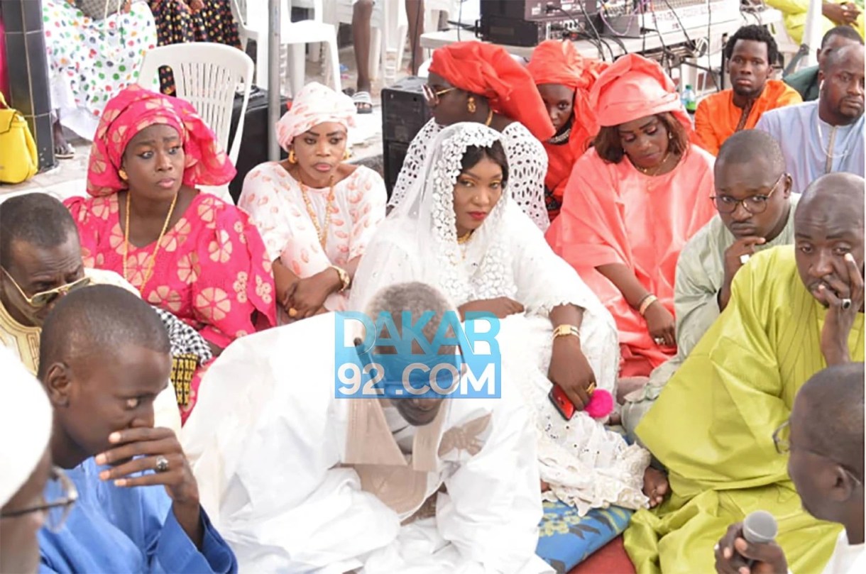 PHOTOS - Baptême : La femme de Mouhamed Niang toute étincelante dans sa tenue PHOTOS - Baptême : La femme de Mouhamed Niang toute étincelante dans sa tenue