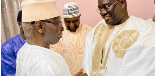 Tivaouane : Le Khalife général des Tidianes a reçu la délégation de Serigne Bass Abdou Khadre