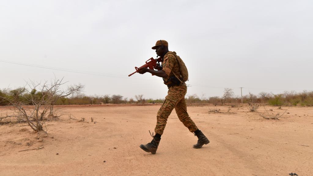 Burkina Faso: Tristesse et interrogations après l’attaque d’un convoi de civils