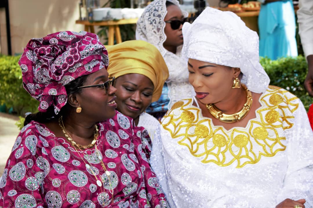 Serigne Abdou Karim Mbacké baptise bébé Khadim Bâ, le fils du frère du célèbre patron de Locafrique