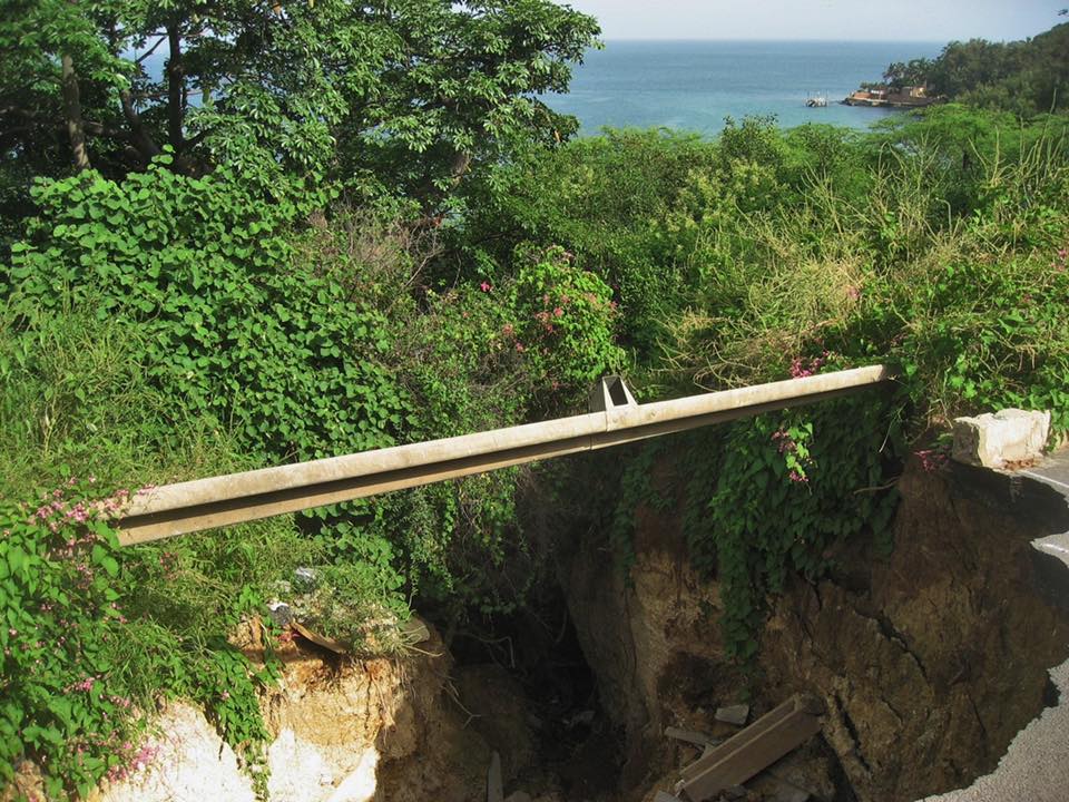 (PHOTOS) Alerte - Effondrement de la Corniche Est: Un risque d’avoir une rupture totale de la voie