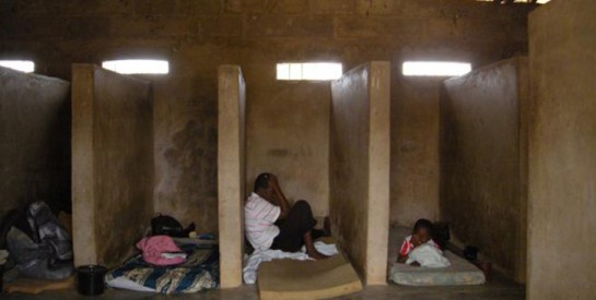 Troubles mentaux: Privés d'eau, enchaînés… Les patients "soignés" par l'église au Ghana