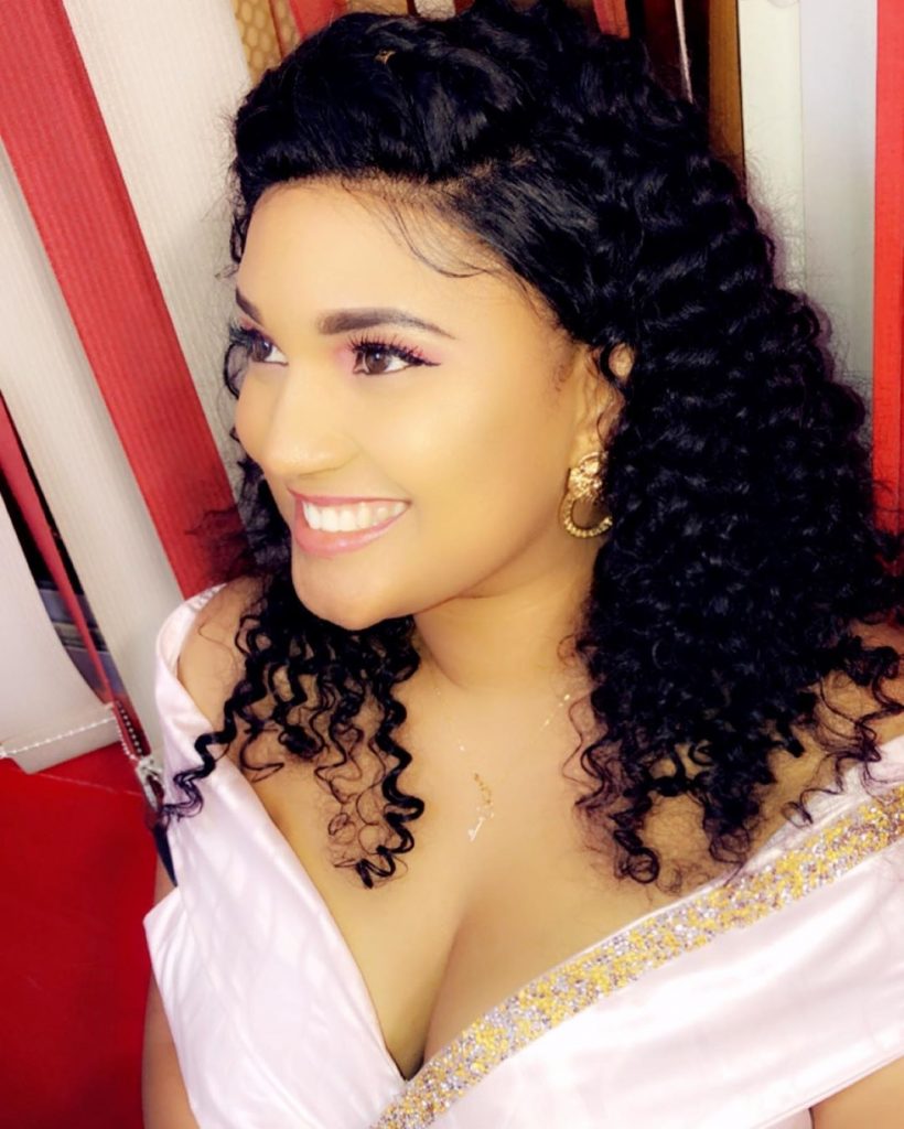 PHOTOS - Formes généreuses, beauté exquise, Eva "Pod et Marichou" plus rayonnante que jamais PHOTOS - Formes généreuses, beauté exquise, Eva "Pod et Marichou" plus rayonnante que jamais