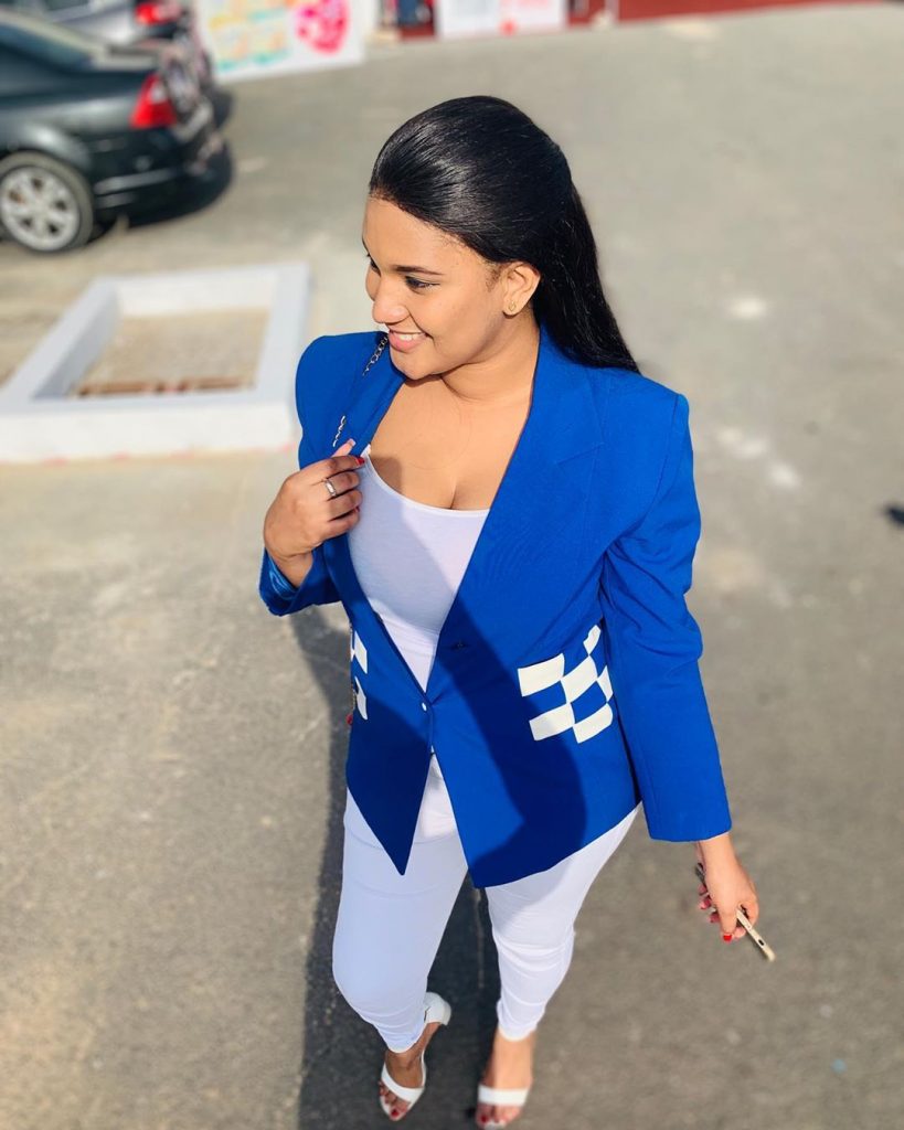 PHOTOS - Formes généreuses, beauté exquise, Eva "Pod et Marichou" plus rayonnante que jamais PHOTOS - Formes généreuses, beauté exquise, Eva "Pod et Marichou" plus rayonnante que jamais