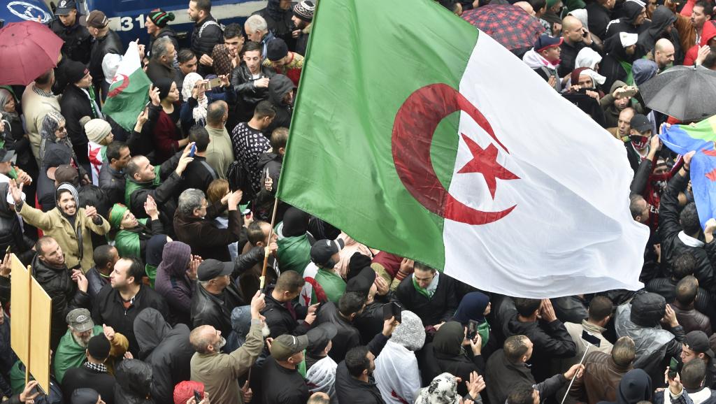 Présidentielle en Algérie: Un début de campagne électorale sous tension