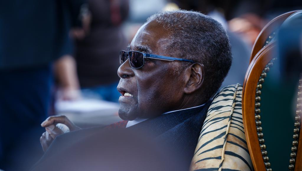 Deux ans après la chute de Mugabe, son héritage économique pèse sur le Zimbabwe